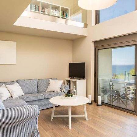 Villa Idyle - Beachfront Residence Tragana  Bagian luar foto