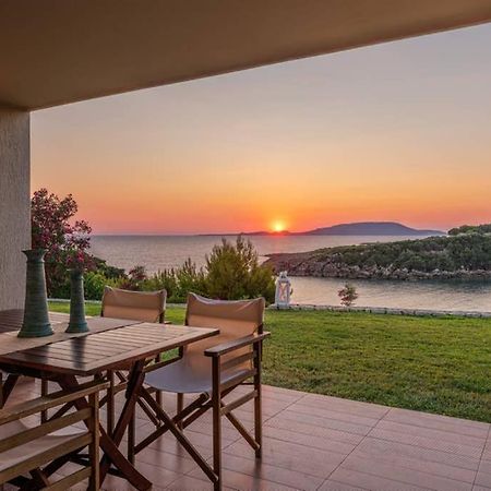 Villa Idyle - Beachfront Residence Tragana  Bagian luar foto